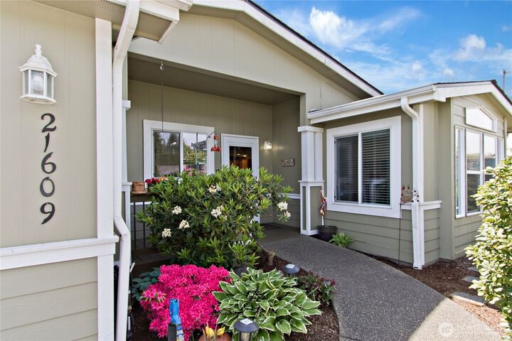 Property Photo:  21609 SE 273rd Place 151  WA 98038 
