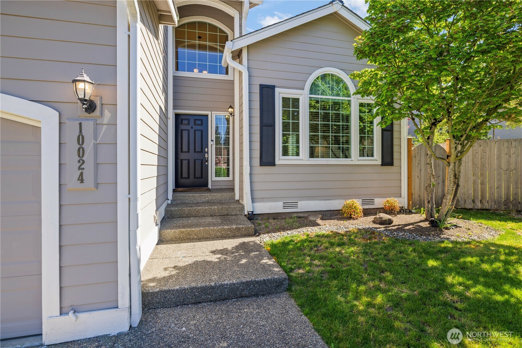 Property Photo: 10024 SE 244th Court WA 98030