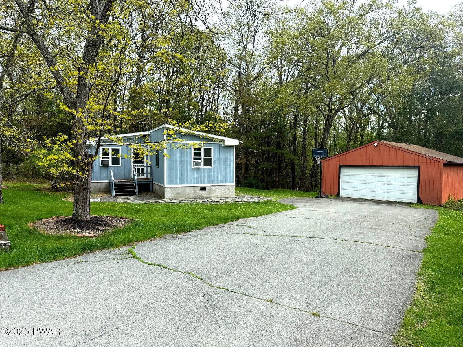 Property Photo:  113 Short Lane  PA 18458 