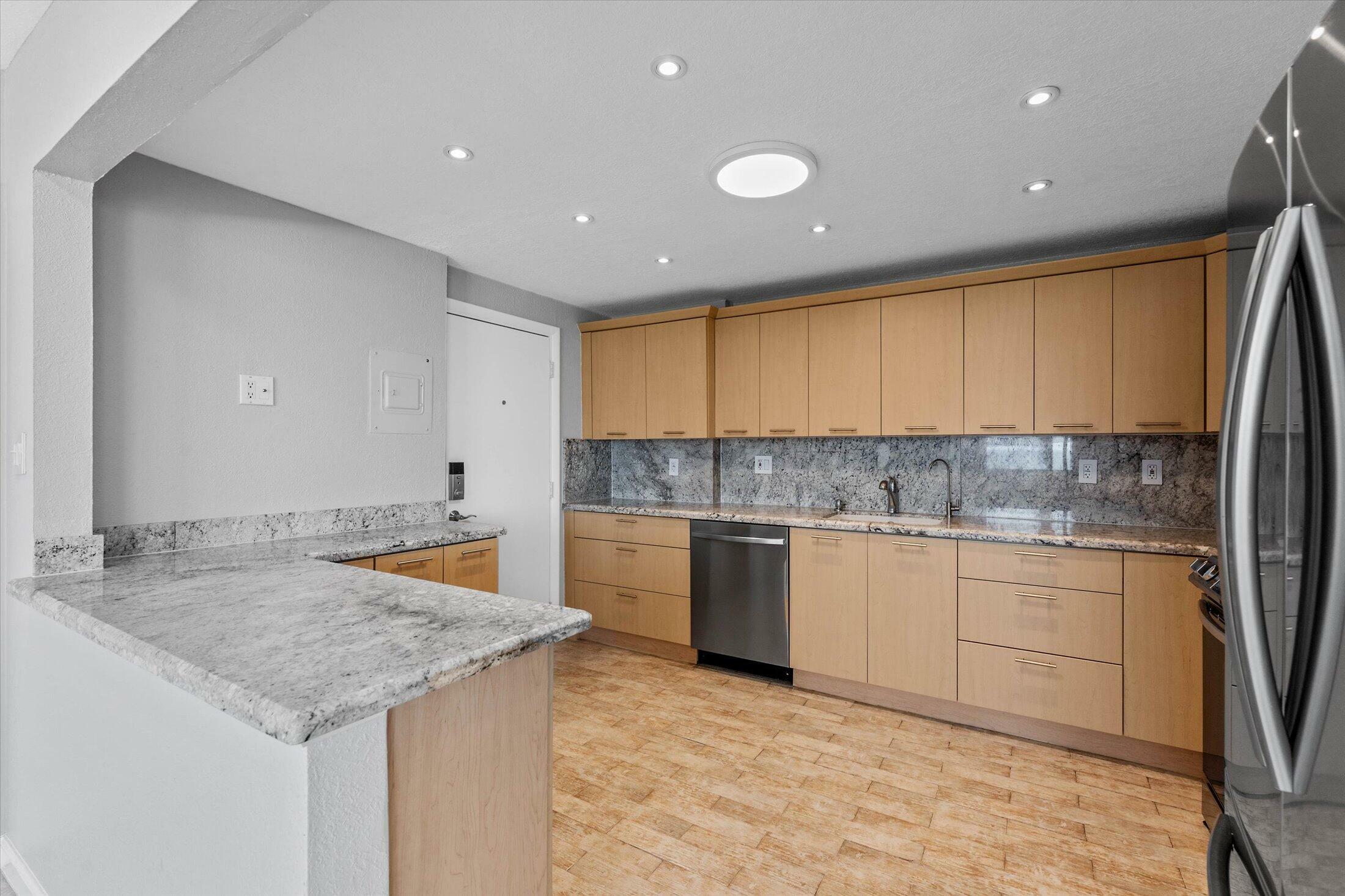 Property Photo: 1701 S Ocean Drive 903 FL 33019