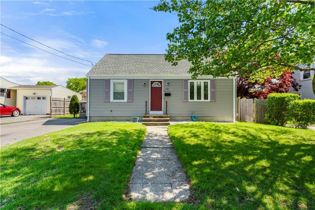 328 Maple Street  Warwick RI 02888 photo