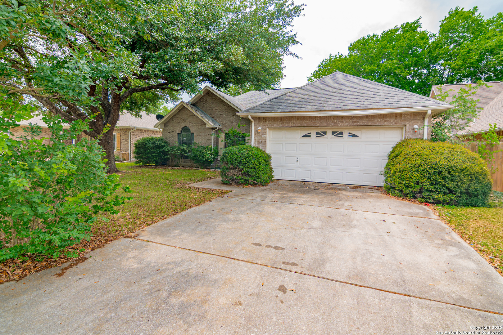 Property Photo: 132 Greenway TX 78155