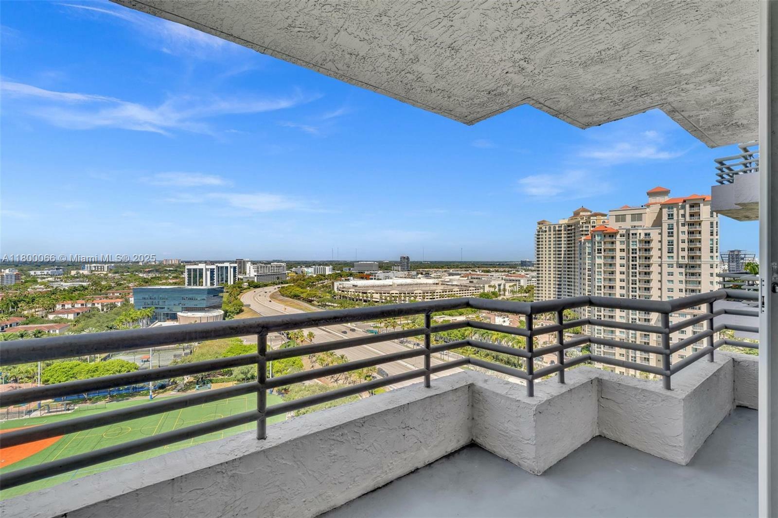 Property Photo: 3300 NE 191st St Lp04 FL 33180
