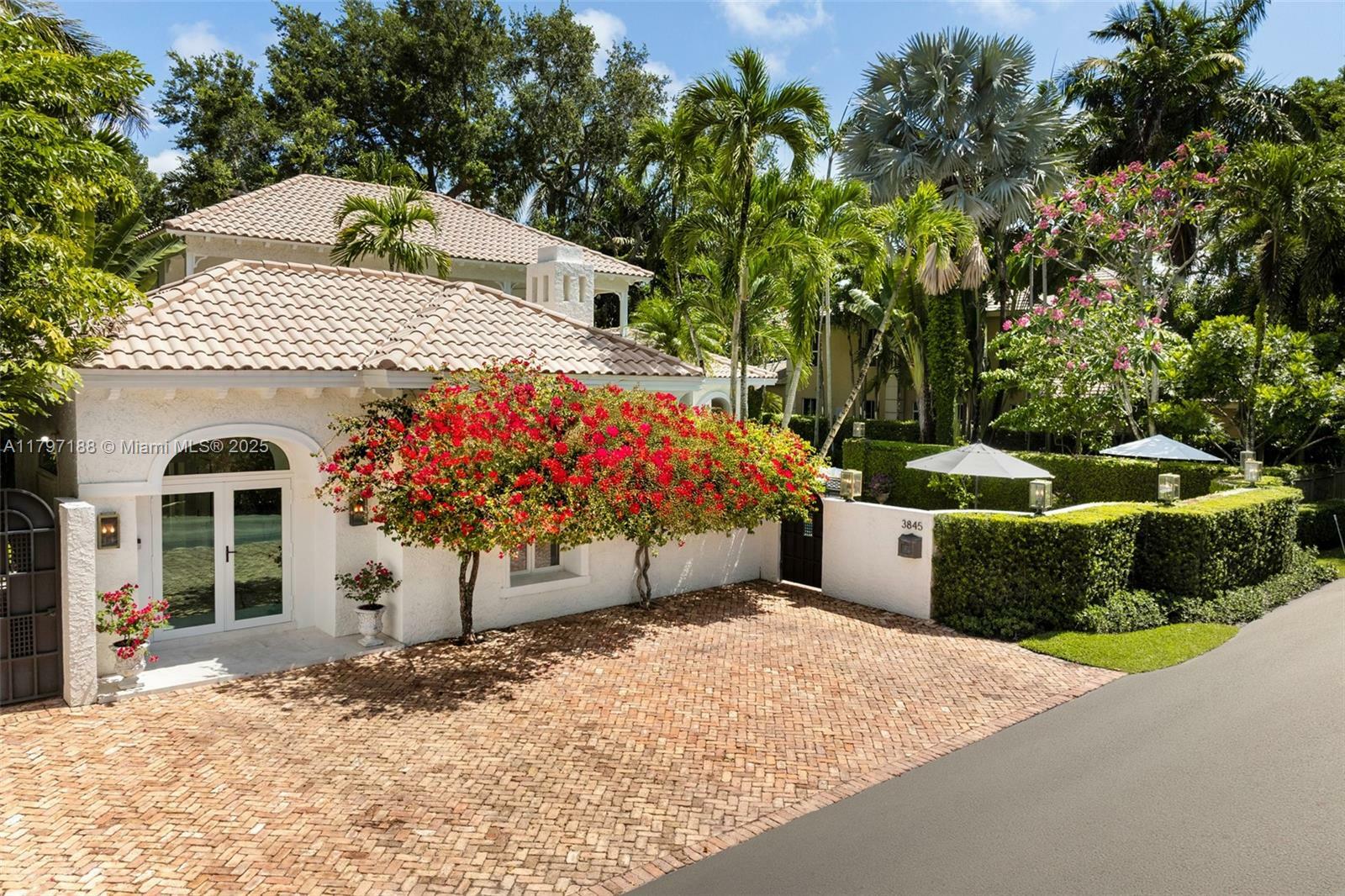 Property Photo: 3845 Wood Ave FL 33133