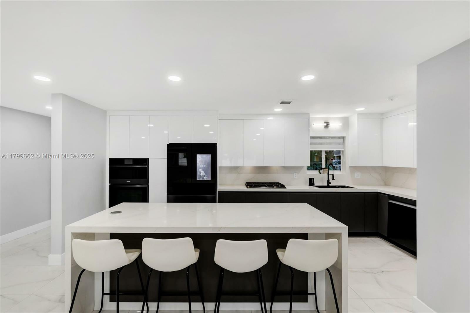 Property Photo: 241 N 68th Ave FL 33024