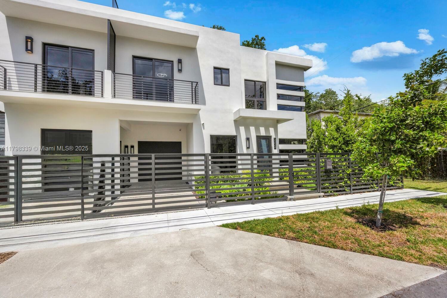 Property Photo: 3224 Elizabeth St 3224 FL 33133