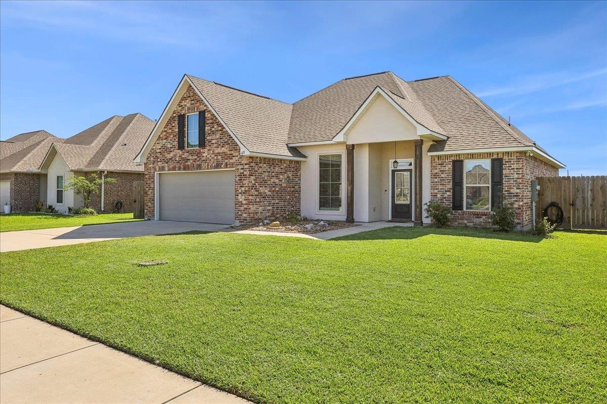 Property Photo: 615 Cottonwood TX 77630
