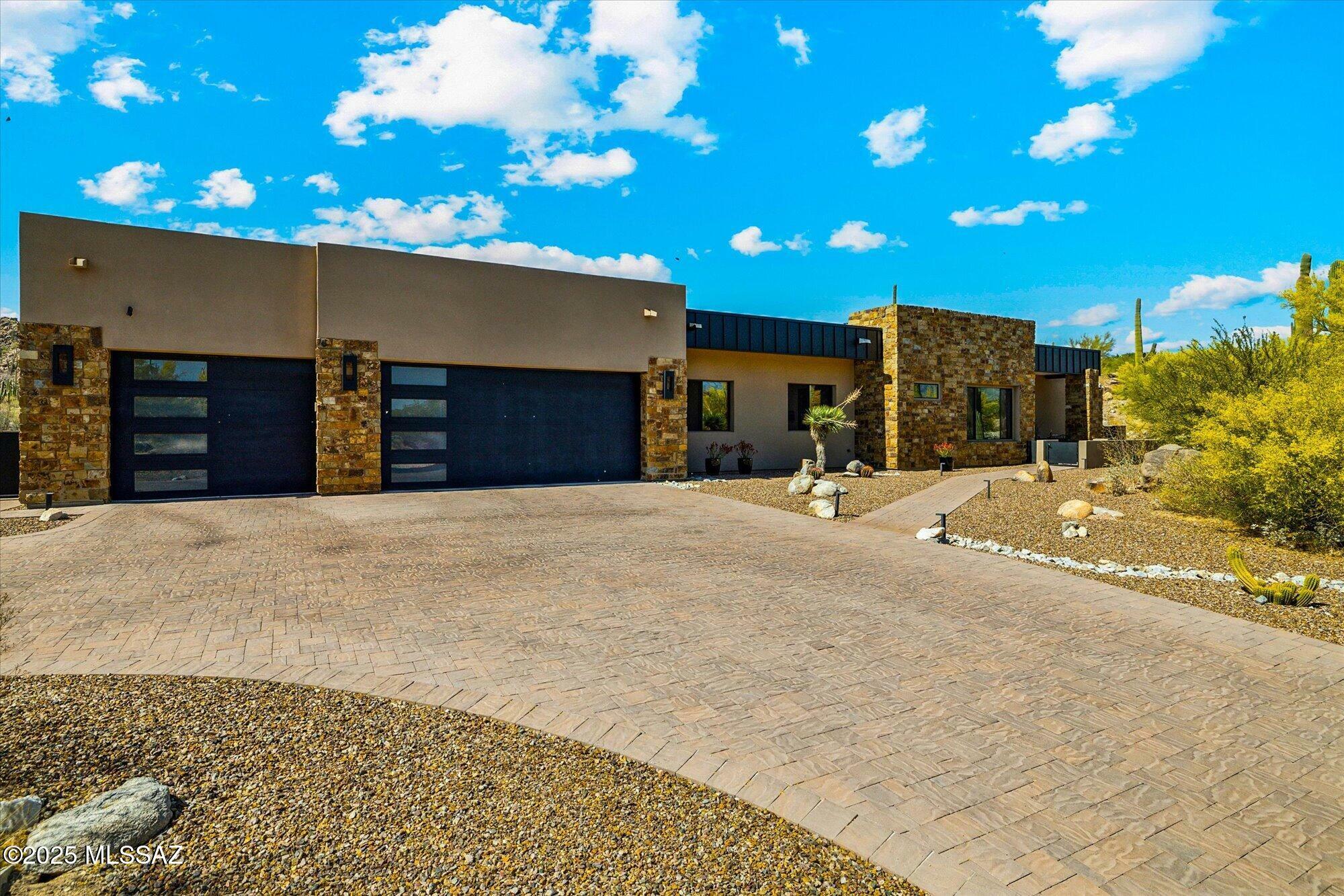 Property Photo: 1305 W Tortolita Mountain Cir AZ 85755