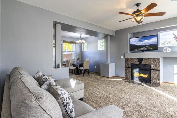 Property Photo:  939 S Keller St  WA 99337 