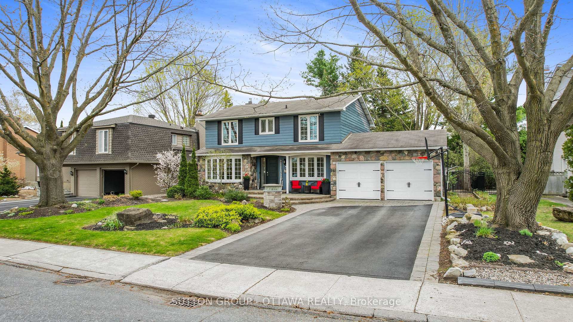Photo de la propriété: 40 St Remy Drive ON K2J 1A3