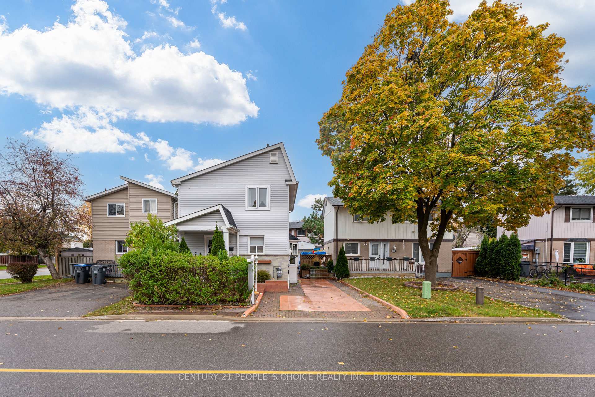Photo de la propriété: 13 Jeffrey Street ON L6S 2M9