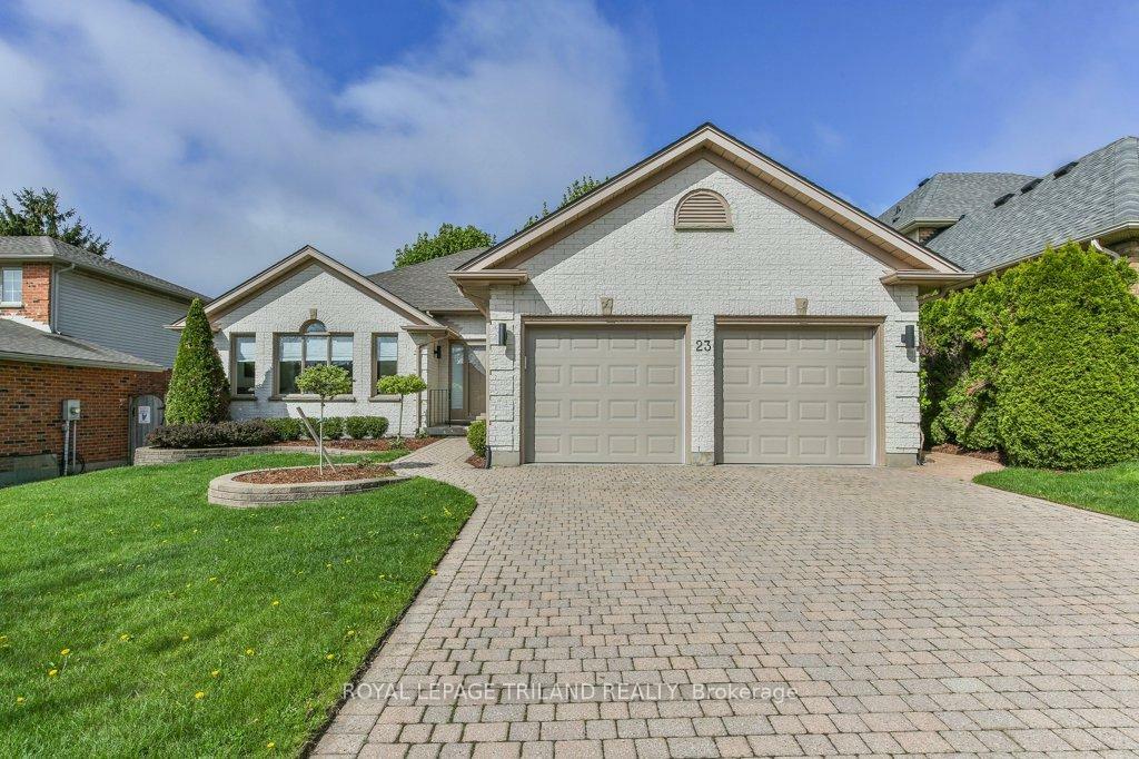 Photo de la propriété: 23 Derwent Road ON N6G 4V8