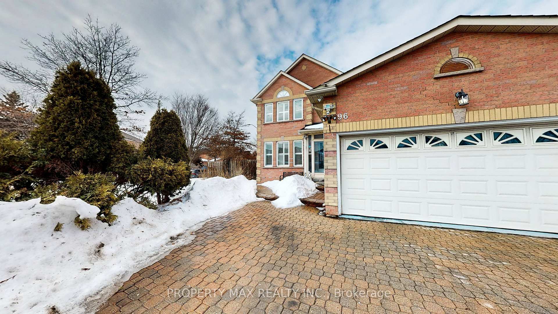 Property Photo: 96 Gillingham Avenue ON L3S 3R6