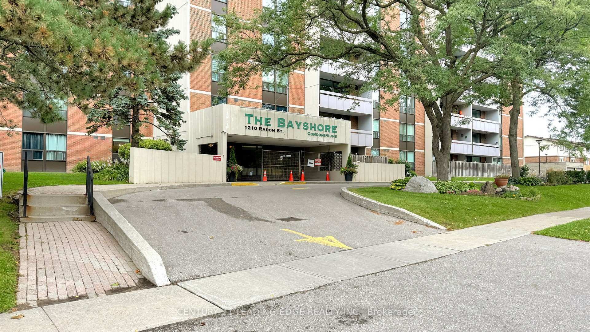 Property Photo: 1210 Radom Street 910 ON L1W 2Z3