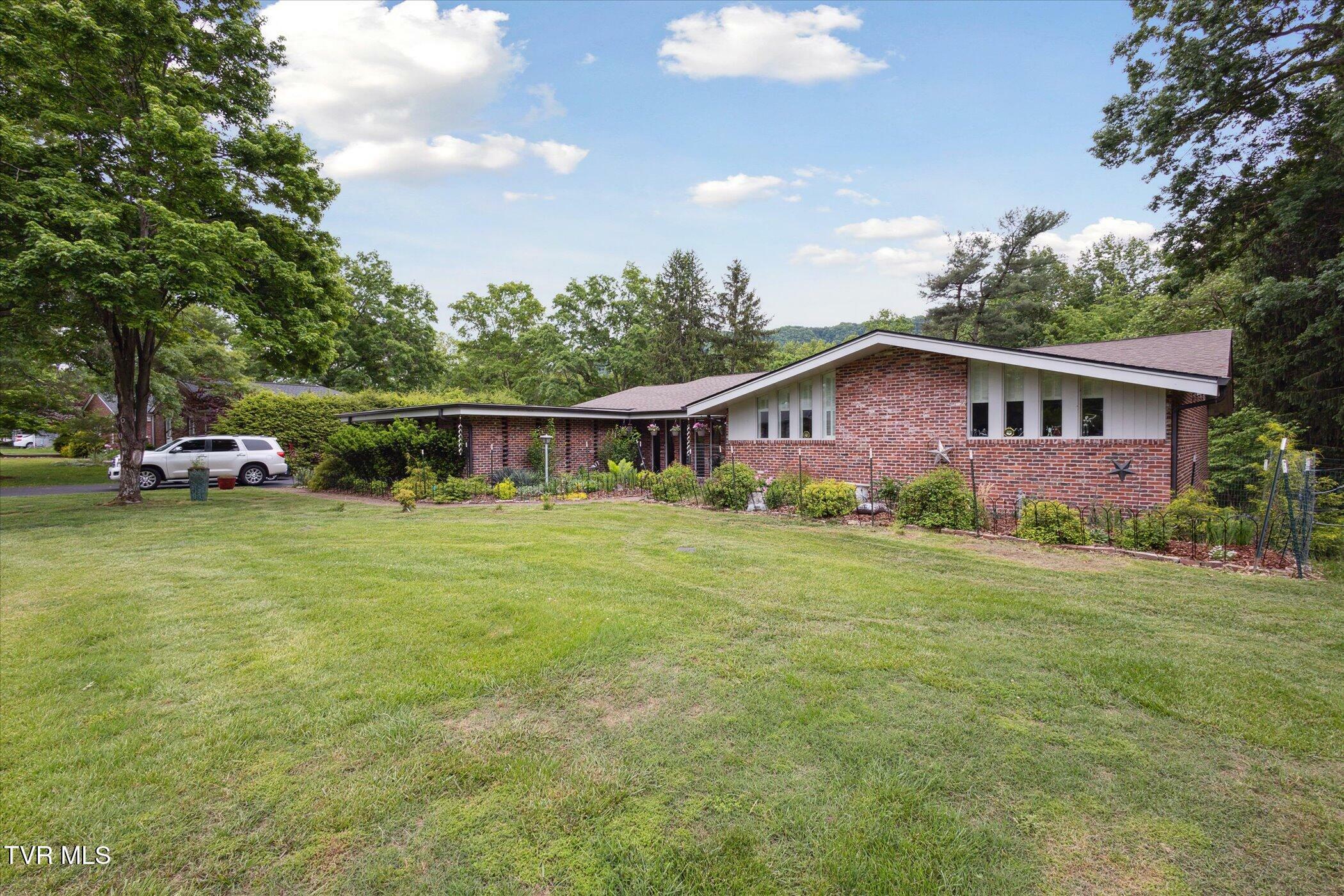 Property Photo: 2021 Westwind Drive TN 37660