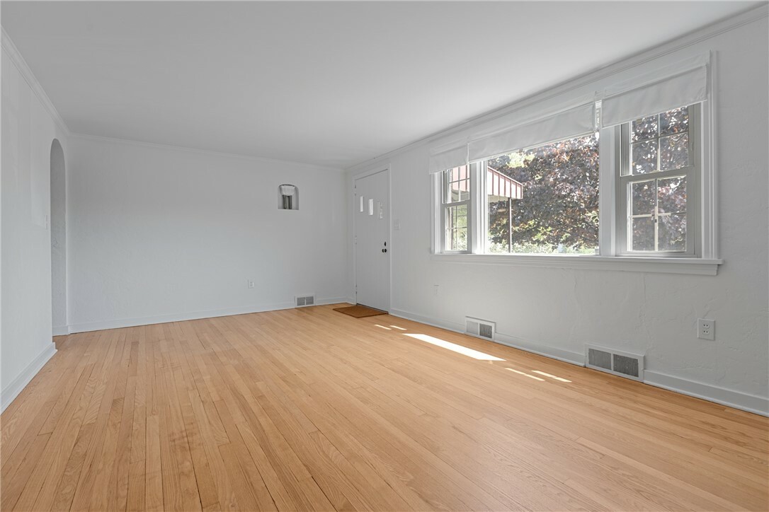 Property Photo: 2354 Rochester Rd PA 15143