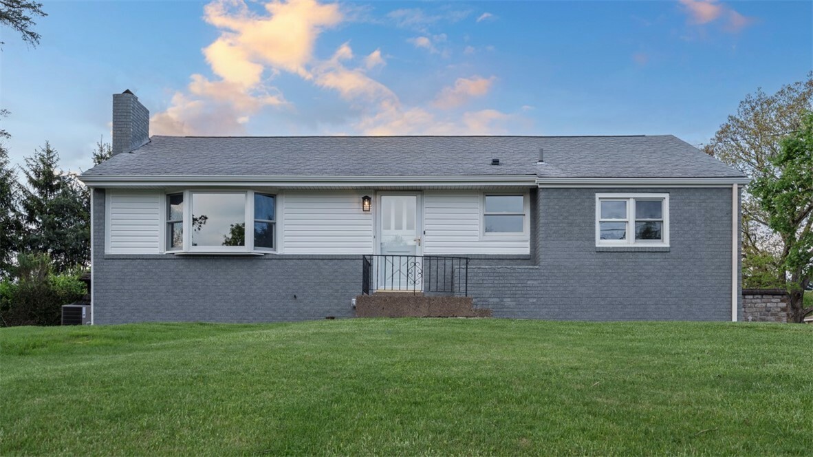 Property Photo: 110 Mary Vue St PA 15237