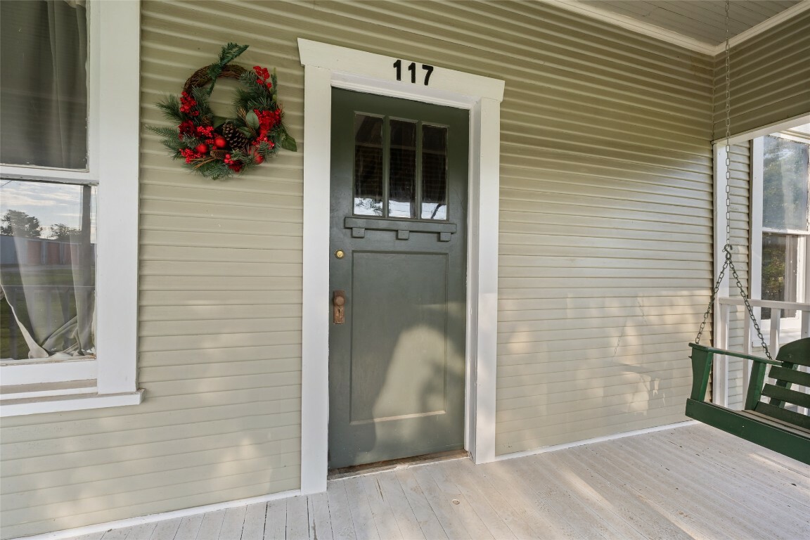 Property Photo: 117 N Main Street TX 78659
