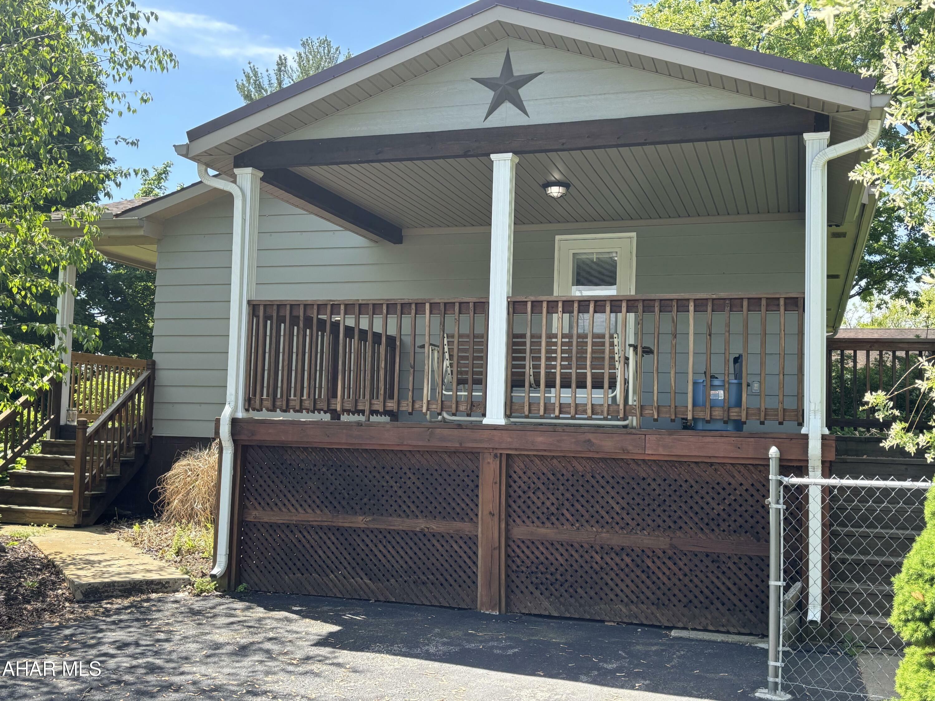 Property Photo: 897 Burns Avenue PA 16601