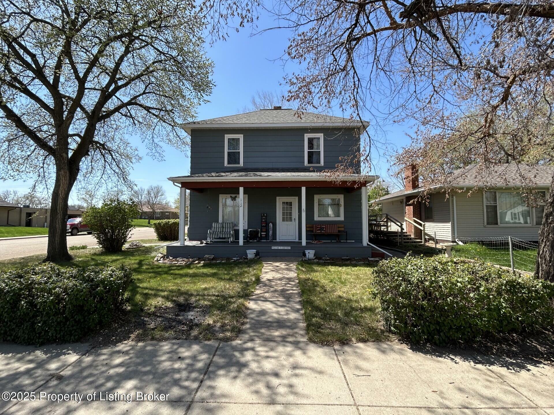 Property Photo: 112 1st Avenue SW ND 58623