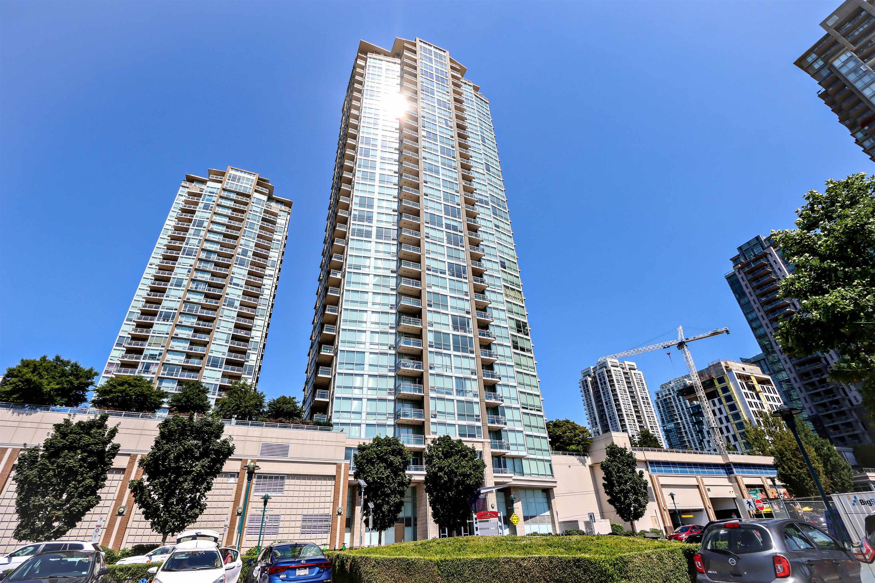 Property Photo: 2975 Atlantic Avenue 903 BC V3B 0C5