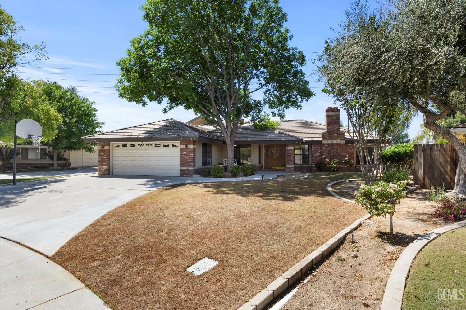 Property Photo: 7716 Canfield Court CA 93308