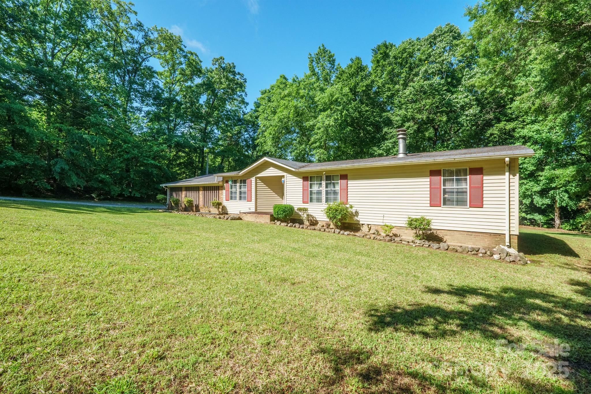 Property Photo: 2310 Alexis Lucia Road NC 28164