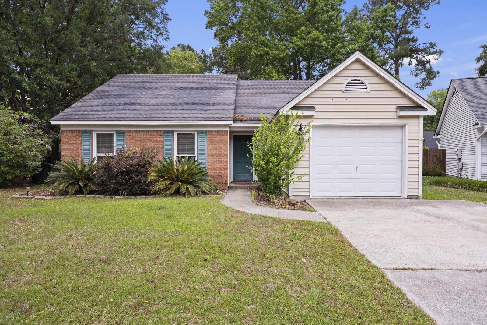 Property Photo:  111 Macfarren Lane  SC 29485 
