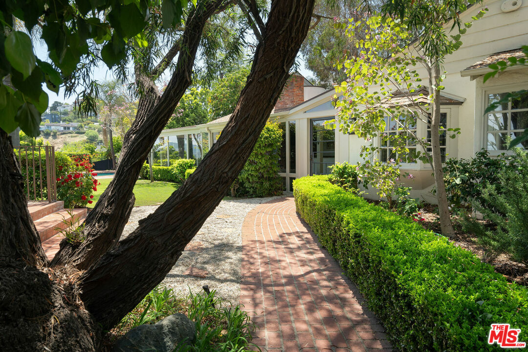 Property Photo: 7321 Woodrow Wilson Dr CA 90046