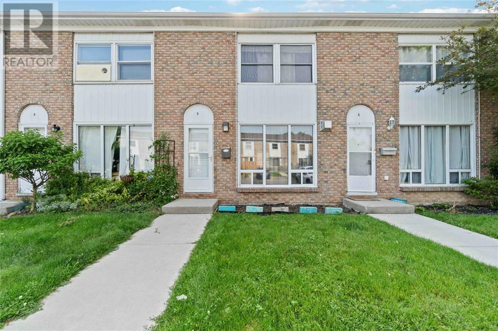 Photo de la propriété: 855 Ross Avenue 5 ON N7T 7R1