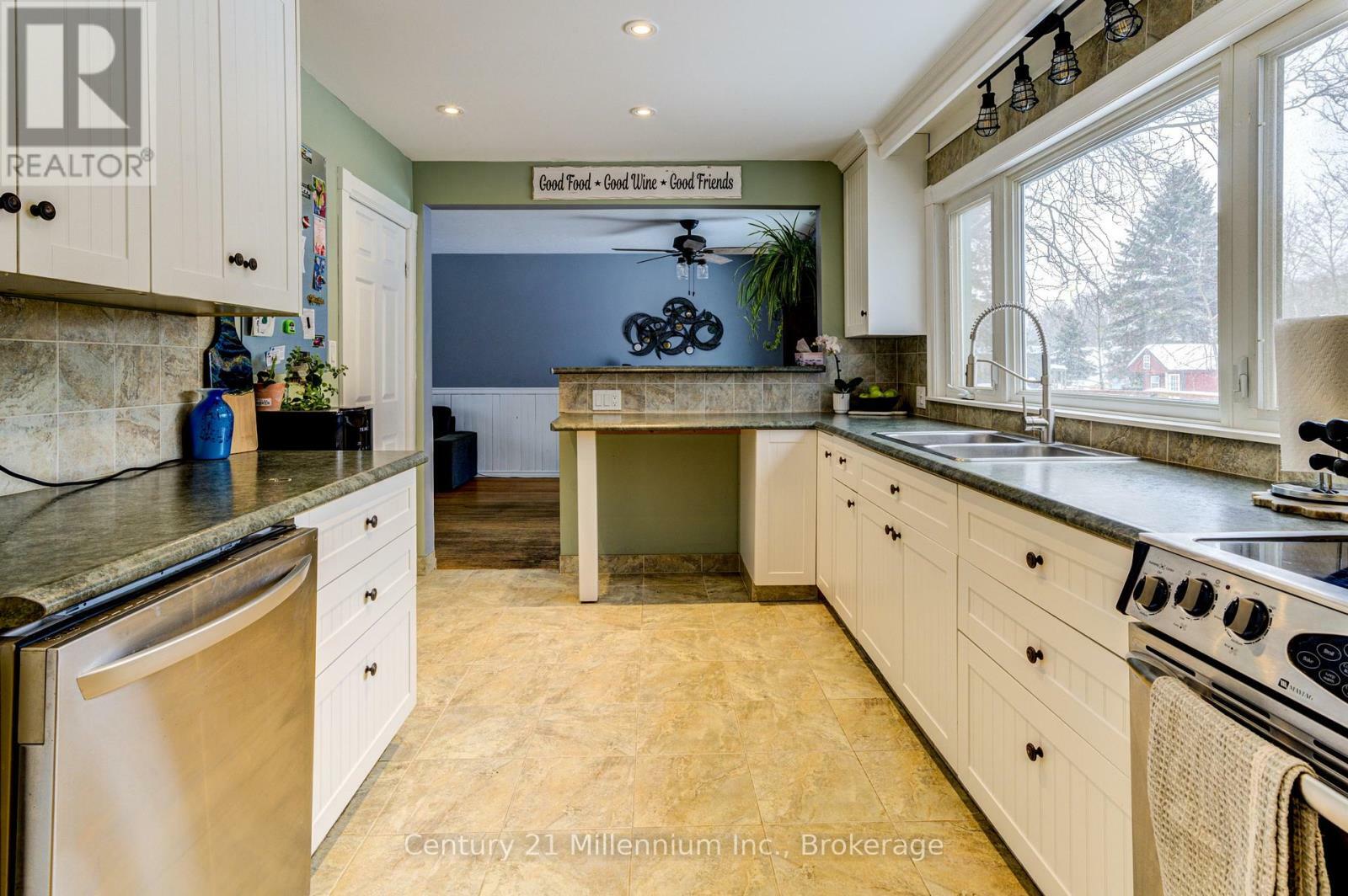 Property Photo: 209 Kirkwood Drive ON L0M 1S0