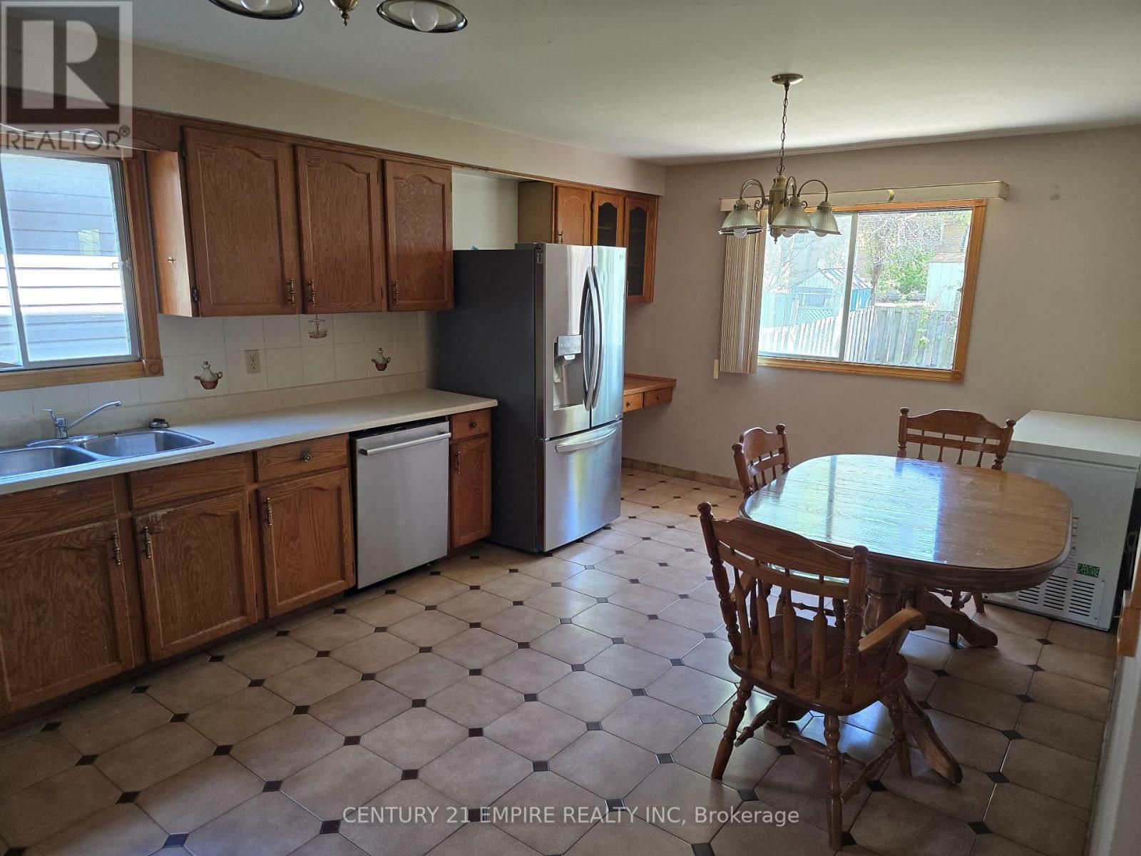 Property Photo: 719 Keates Avenue ON L1H 7Y3