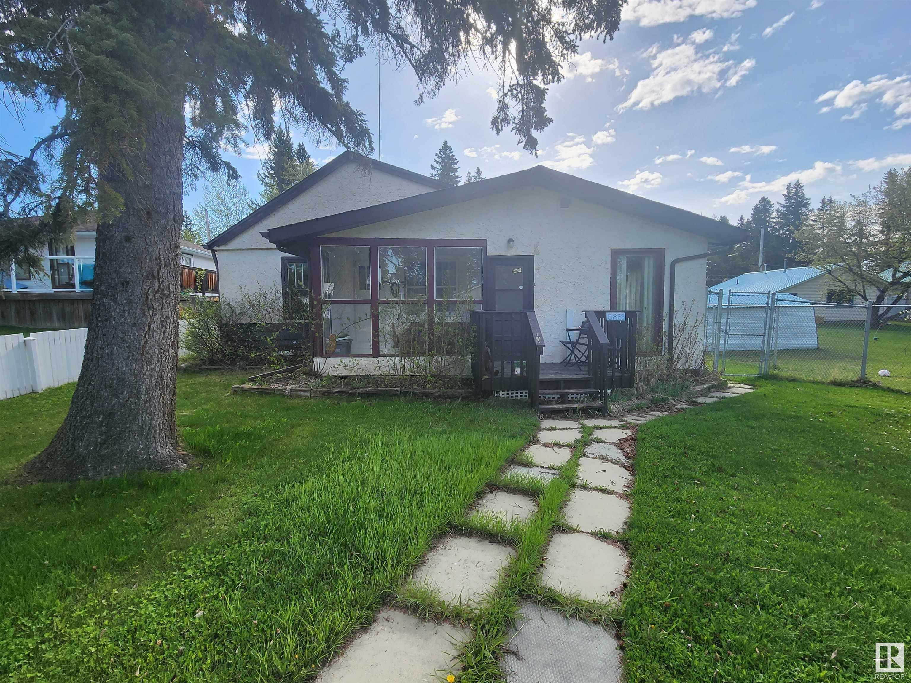 Photo de la propriété: 5838 50 Street AB T0C 2C0