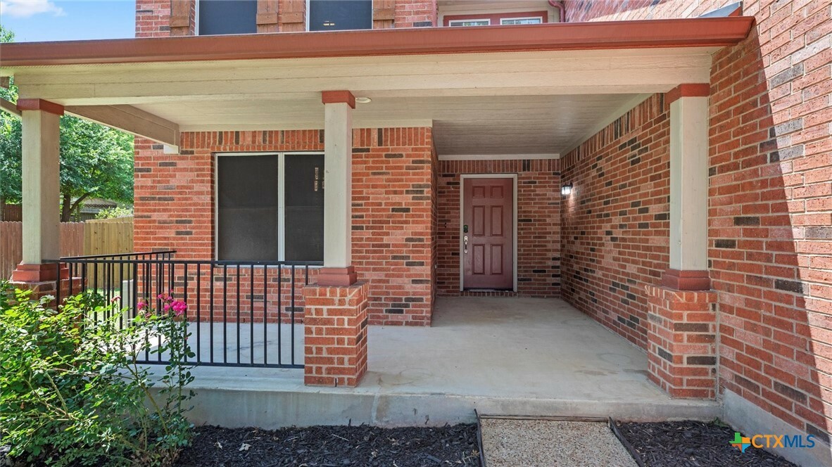 Property Photo: 154 Sassafras Cove TX 78640