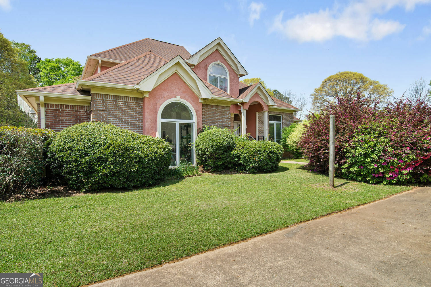 Property Photo: 104 Bob White Run GA 30233