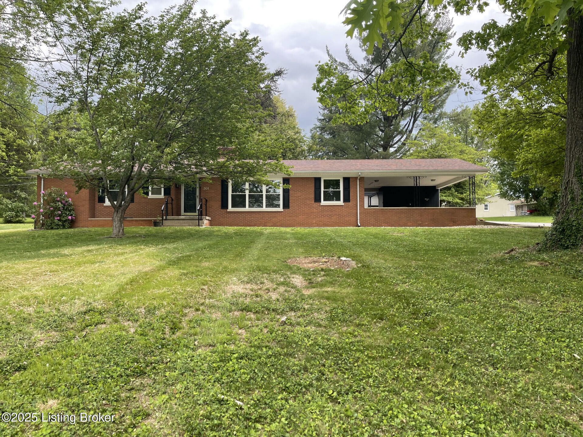 301 Edgewood Ave  Elizabethtown KY 42701 photo