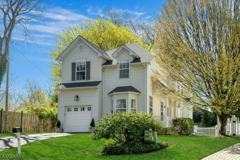 Property Photo:  9 Faitoute Ct  NJ 07901 
