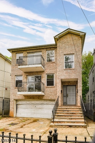 Property Photo: 803 S 14th St NJ 07108