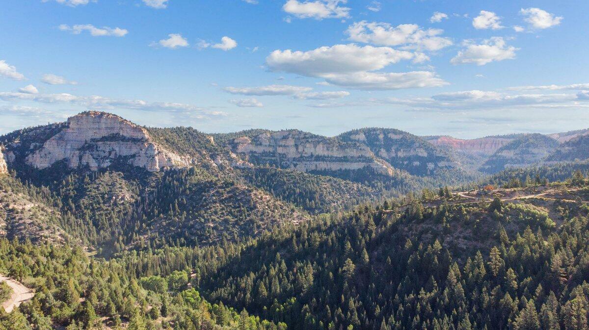 Property Photo: 3105 Spruce Rd UT 84762