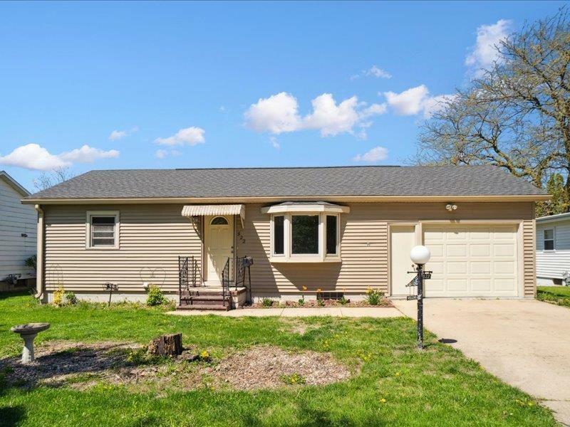522 3rd Ave NW  Oelwein IA 50662 photo