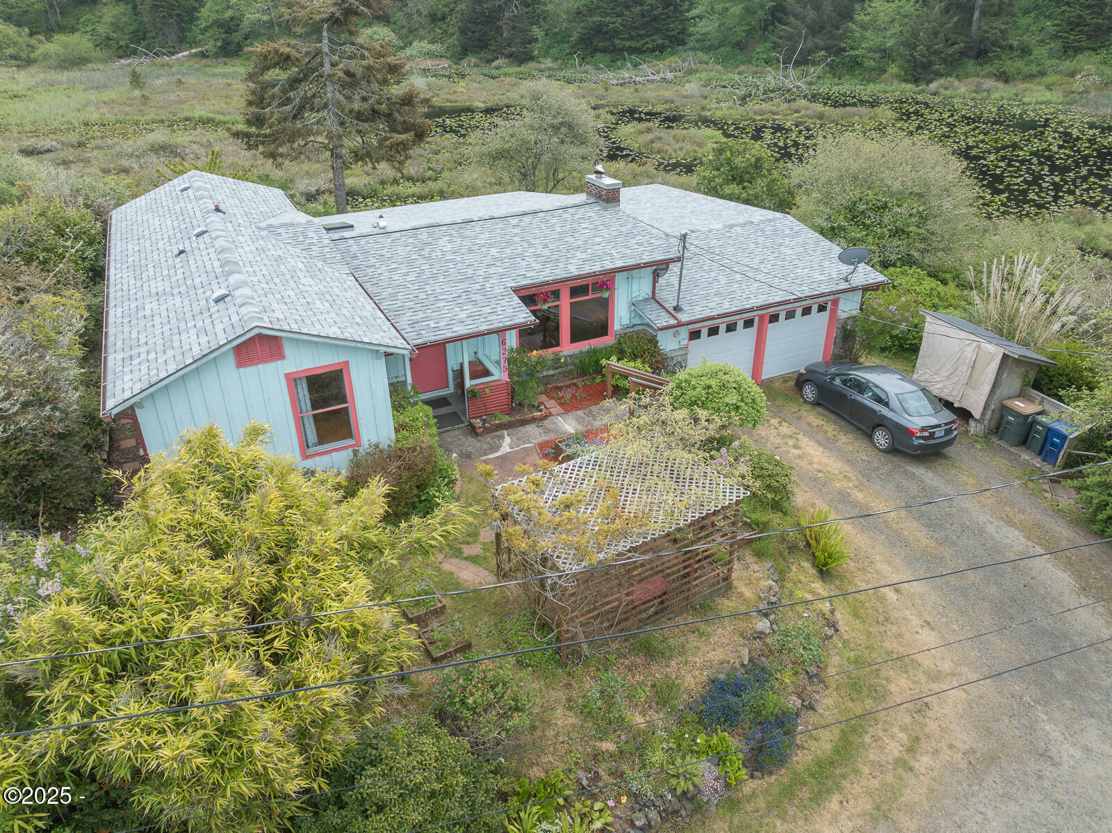 Property Photo: 6275 SE Ash Lane OR 97366