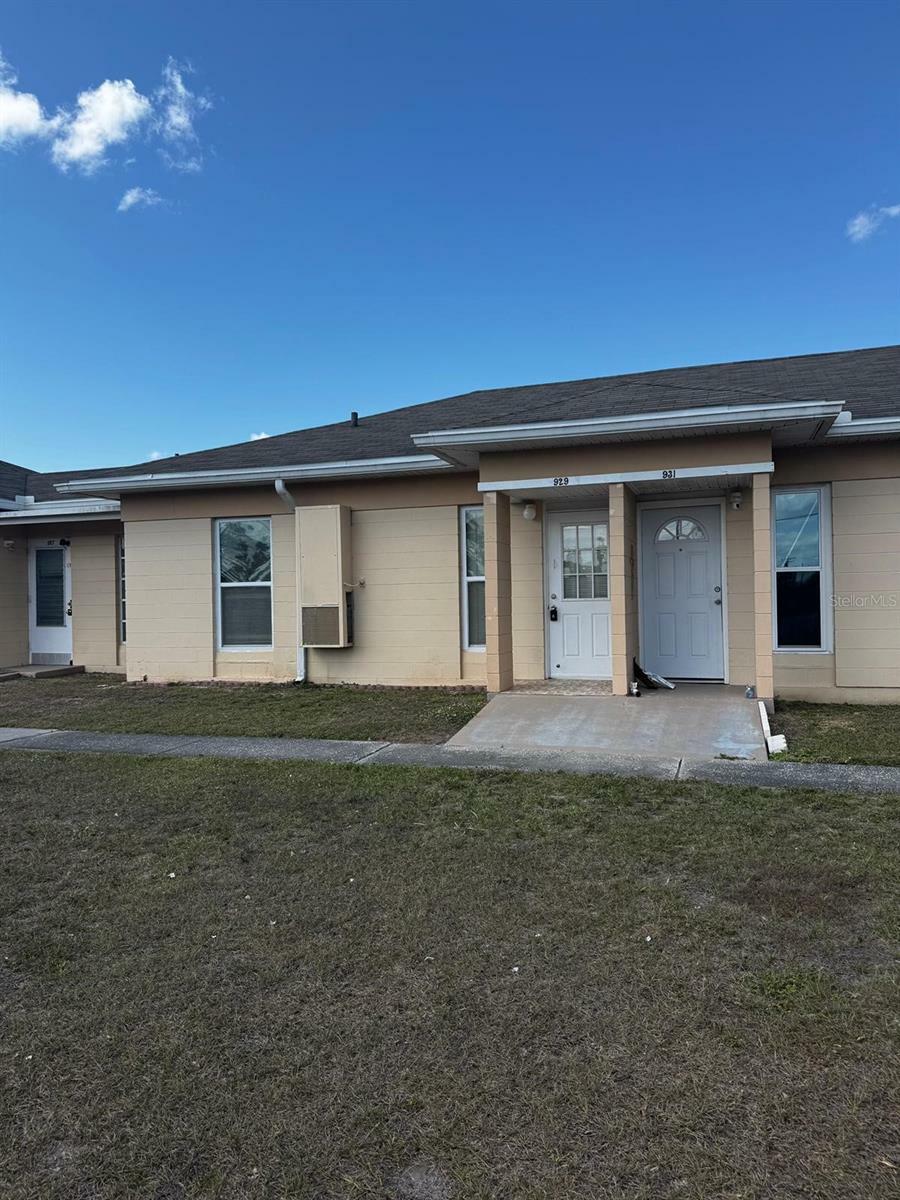 929 Club Circle  Lakeshore FL 33854 photo