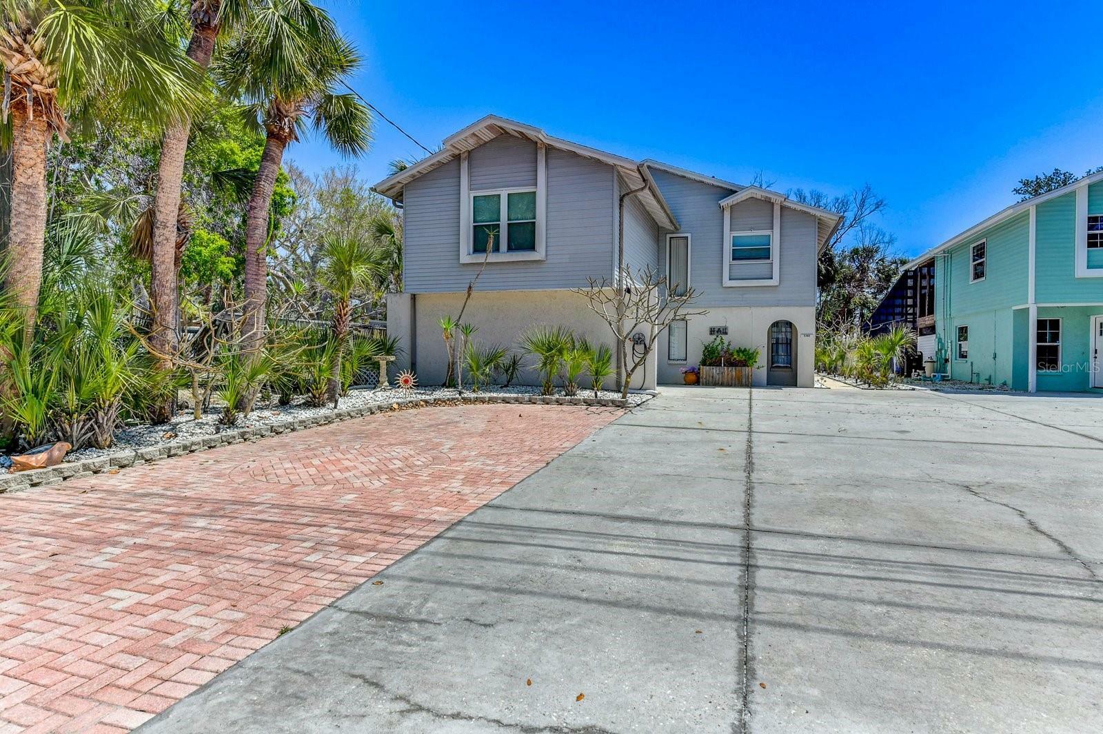 Property Photo: 5385 Avenida Del Mare FL 34242