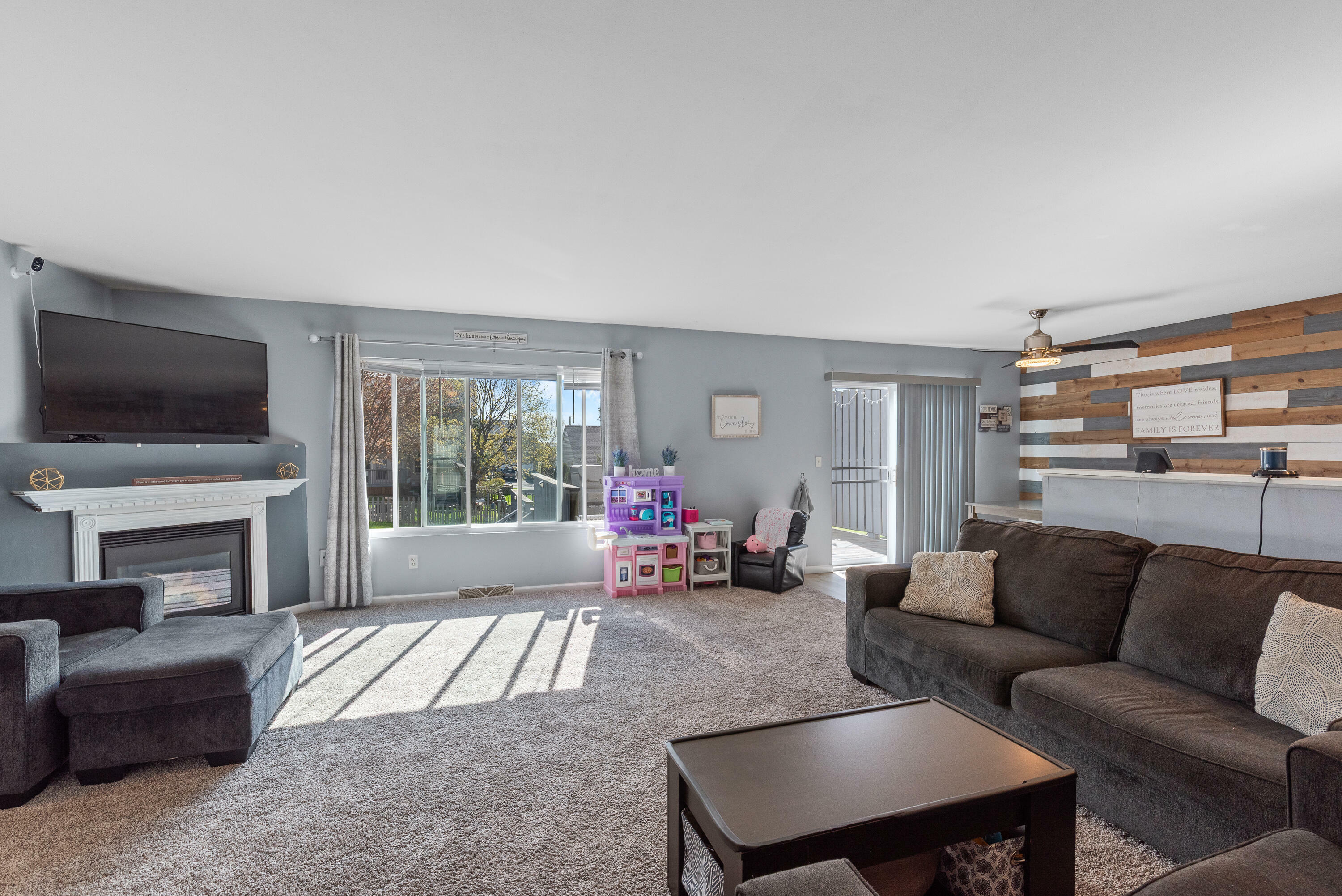 Property Photo: 1103 Autumn Dr WI 53090
