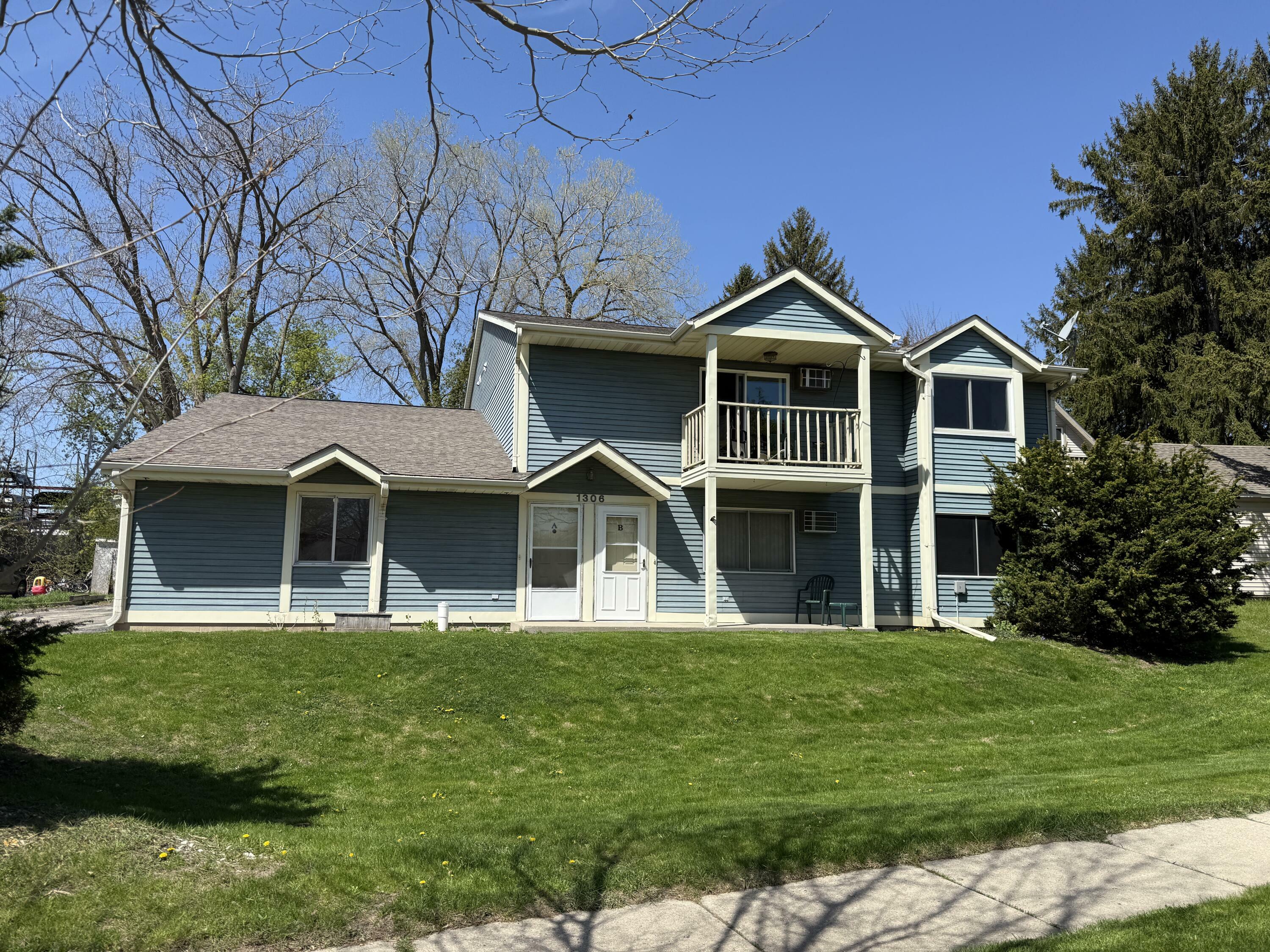 1306 Eder Ln Unit D  West Bend WI 53095 photo