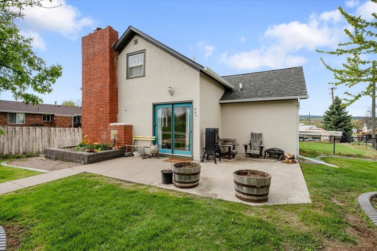 Property Photo: 445 State Street SD 57783