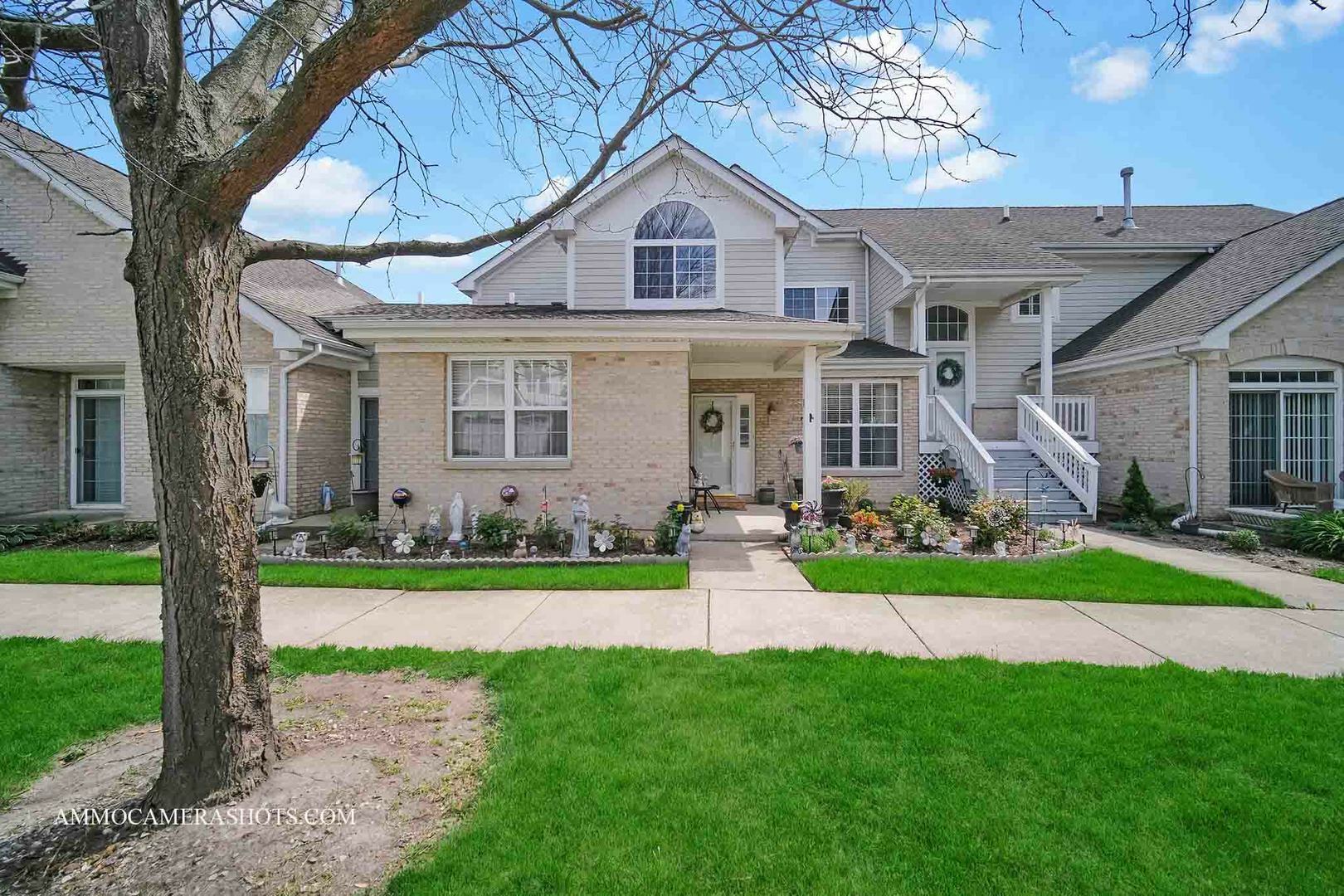 1677 Brightwood Place 8B  Aurora IL 60506 photo