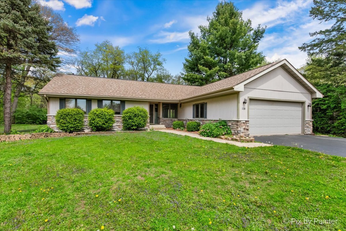 Property Photo: 118 Centralia Place IL 61065