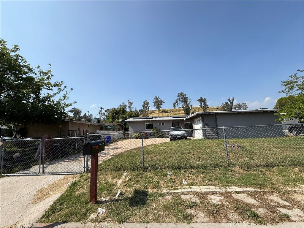 Property Photo: 25170 19th Street CA 92404