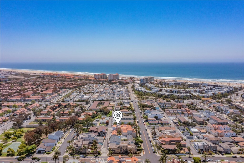 Property Photo: 302 Huntington Street CA 92648